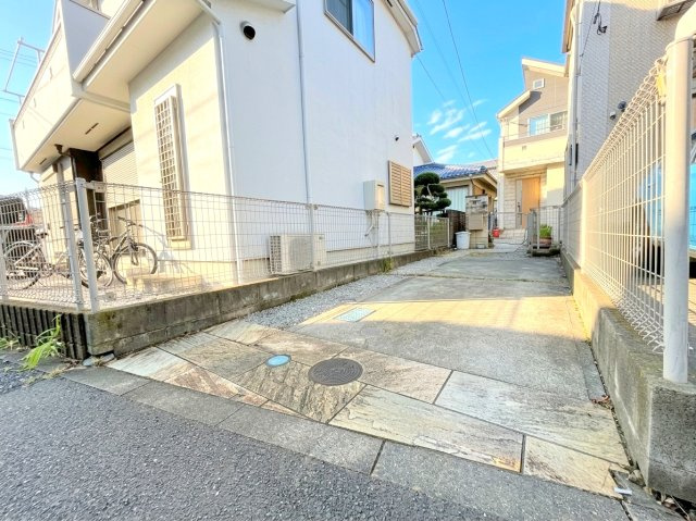 羽村市五ノ神2丁目全１棟　中古戸建の駐車場
