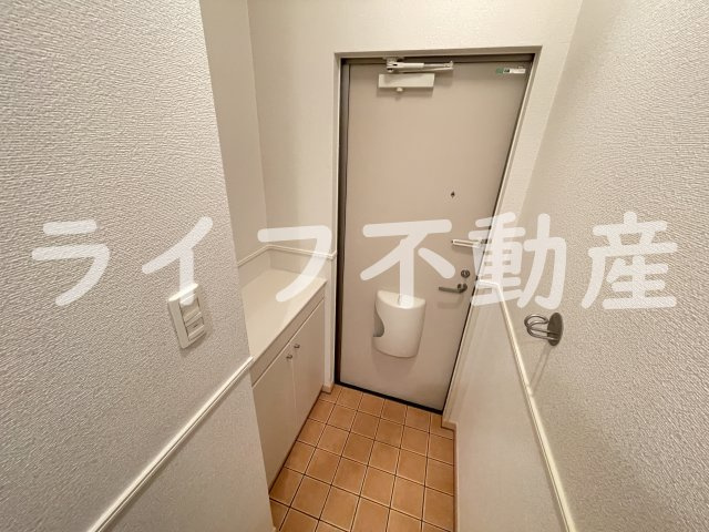 ベルフルールN・Kの玄関