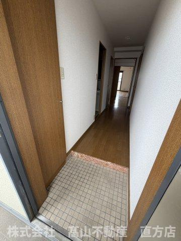 直方市古町の賃貸マンションの玄関