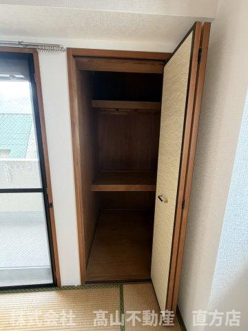 直方市古町の賃貸マンションの収納