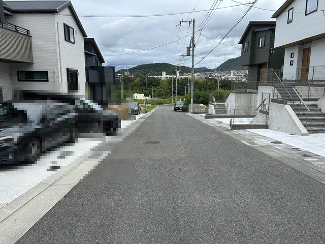 【前面道路含む現地写真】の画像