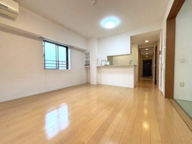キッチンを含め14.4帖のゆったり過ごせるリビングです