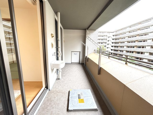お部屋の前方はスペースがあり風通しも良さそうです。