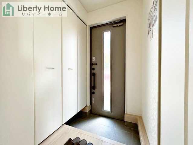 那珂市瓜連第14　新築戸建　6号棟の玄関
