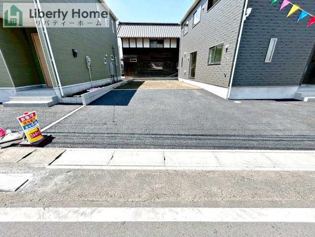 那珂市瓜連第14　新築戸建　6号棟の駐車場