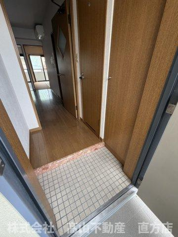 直方市古町の賃貸マンションの玄関