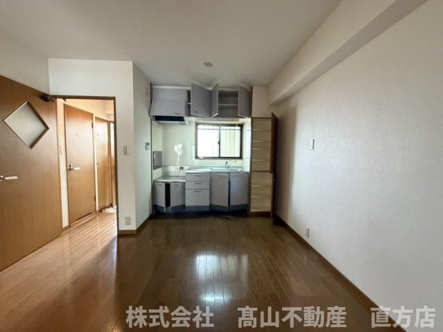 直方市古町の賃貸マンションの居間・リビング