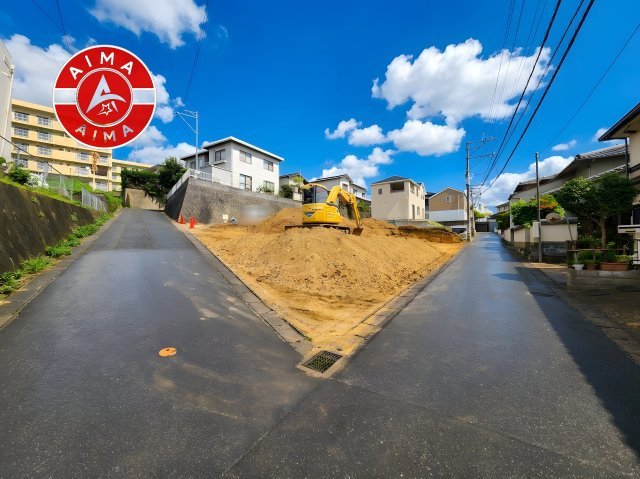 福岡市東区舞松原5丁目第1-4棟（2号棟）　の内観：施工例|明るく開放的なリビングダイニングは豊かな陽光が注ぎ込み、やすらぎの空間を演出してくれます。ご家族で楽しいひとときをお過ごし下さい。※家具はCGを合成したものです。