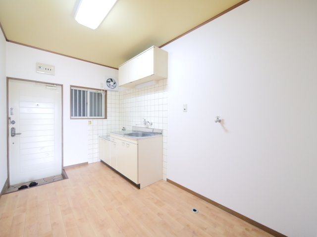 カーメル原の玄関|※写真は別の部屋のものです。