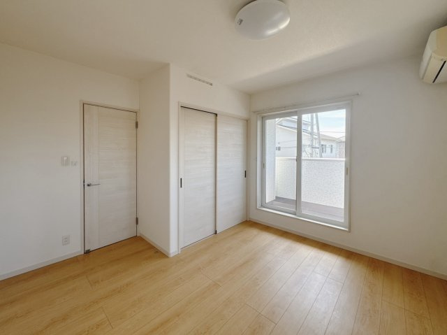 【中古戸建】足利市山川町の洋室|■洋室｜2階各居室には収納をご用意しています♪常にお部屋を綺麗に保てます！小さなお子様も自然とお片付けができるようになるのでうれしいですよね！