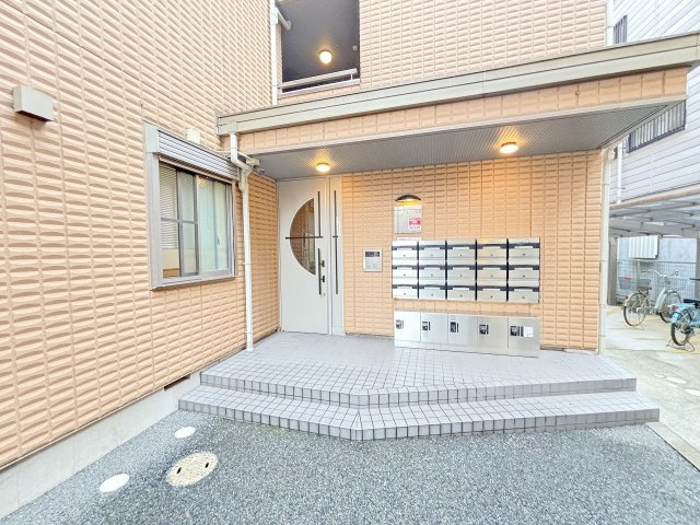 ルノン淡路のエントランス