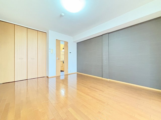 ルノン淡路の洋室