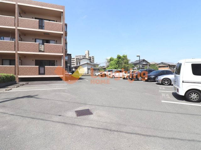 ヴェルドミール湯の坂の駐車場|駐車スペースもあります