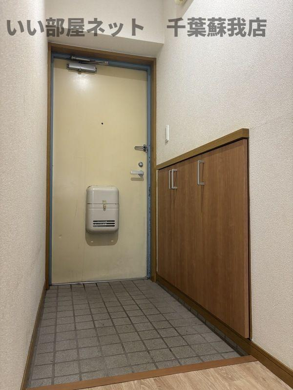 (仮)椎名崎町マンションの玄関|明るい玄関です
