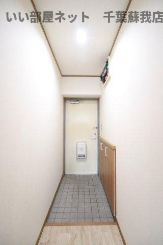 (仮)椎名崎町マンションの玄関|収納もある玄関です