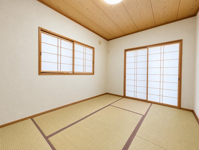 神戸市須磨区車字下仏坂中古戸建の和室|和室は保温性も高く、畳の香りに満たされた室内は
アロマセラピー効果もあるそうです♪