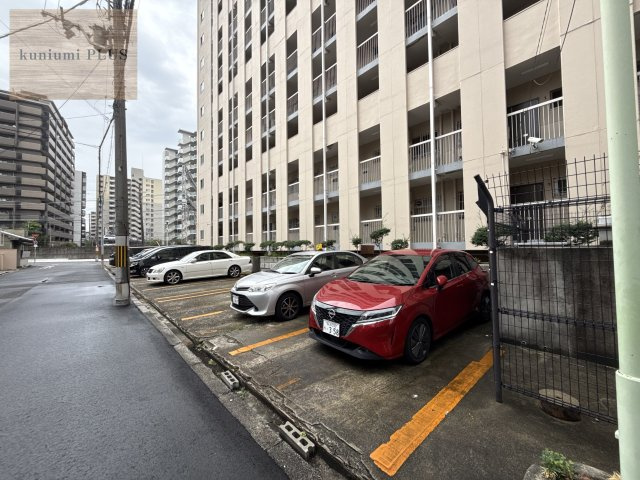 京橋第2コーポの駐車場