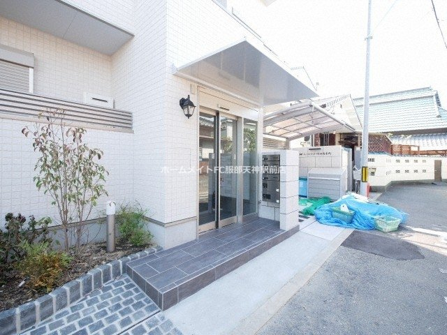 エールウッド吹田内本町のエントランス