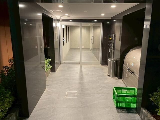 ＣＲＥＡＬ上野のエントランス