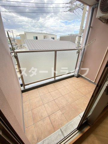 大阪市淀川区三津屋中２丁目の賃貸マンションのバルコニー