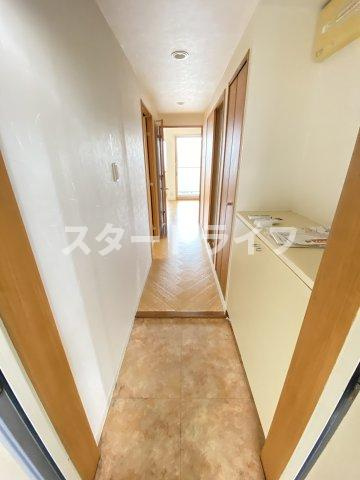 大阪市淀川区三津屋中２丁目の賃貸マンションの玄関