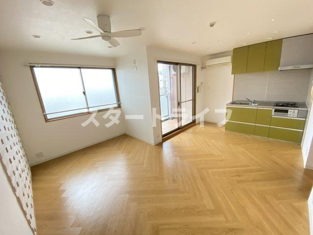 大阪市淀川区三津屋中２丁目の賃貸マンションの居間・リビング