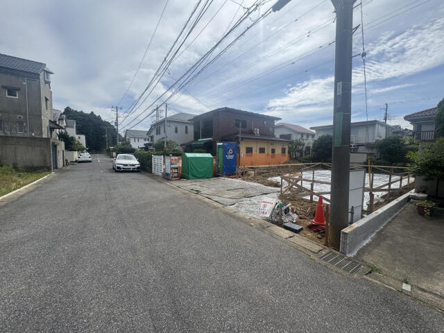 ブルーミングガーデン　船橋市前原東６丁目１棟／１期１号棟の前面道路含む現地写真|現地写真