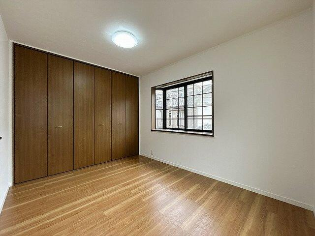 船橋市二和西４丁目３０－７の洋室
