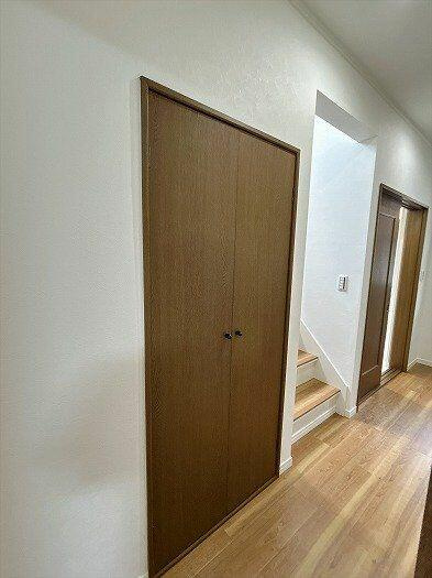 船橋市二和西４丁目３０－７のその他|「階段下収納」