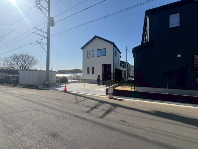 ４２７３船橋市二和西２６期１４棟の前面道路含む現地写真