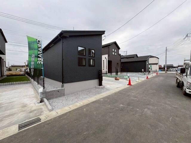 ４２７３船橋市二和西２６期１４棟の前面道路含む現地写真