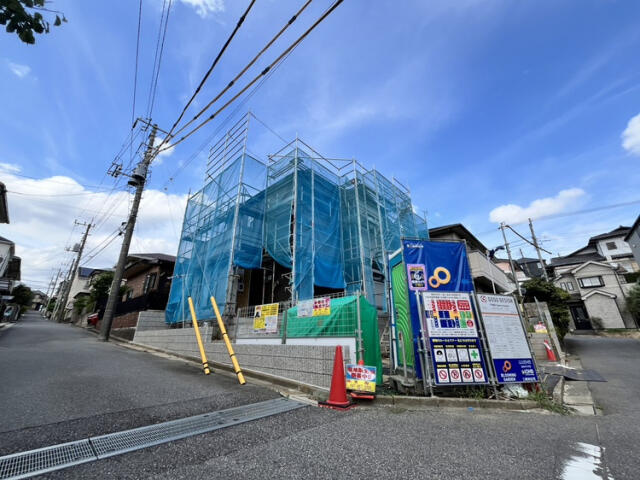 ブルーミングガーデン　船橋市西習志野１丁目１棟／１期１号棟の前面道路含む現地写真|外観