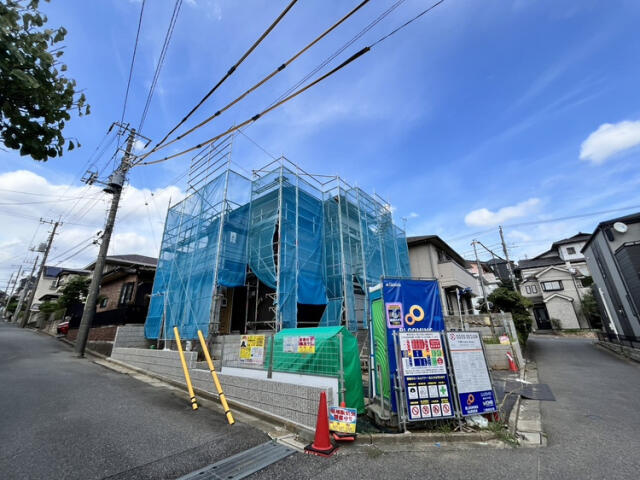 ブルーミングガーデン　船橋市西習志野１丁目１棟／１期１号棟の前面道路含む現地写真|外観