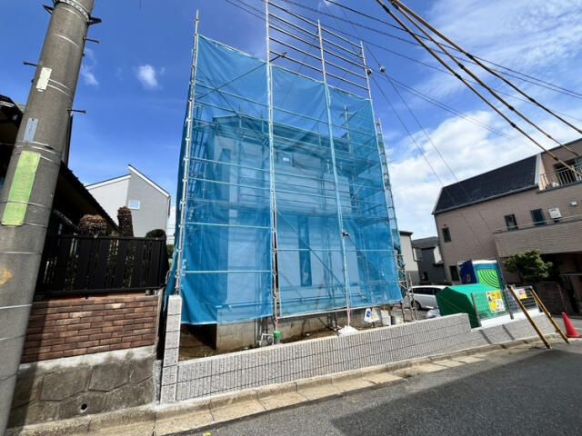 ブルーミングガーデン　船橋市西習志野１丁目１棟／１期１号棟の前面道路含む現地写真|外観