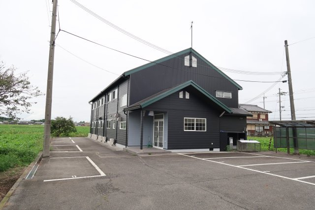 蒲生郡竜王町須恵　一棟アパート（寮）の外観