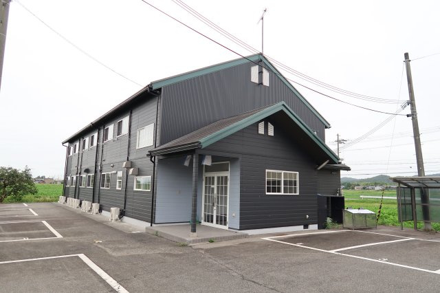 蒲生郡竜王町須恵　一棟アパート（寮）の外観