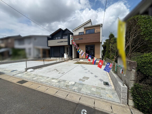 ブルーミングガーデン　松戸市小金原４丁目２棟／１期２号棟の駐車場|外観写真