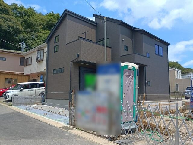 ４３２２松戸市小金清志町３期１棟の前面道路含む現地写真