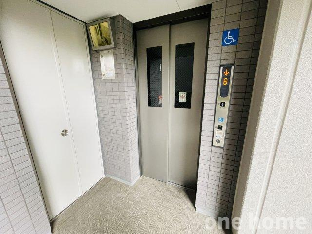 ウェリス吹田豊津シティハウスのその他共用部分|◆エレベーターには防犯カメラが設置され、セキュリティー面に配慮されています！
◆専有面積：94.30㎡、4LDK＋ウォークインクローゼット、広々LDKは約16.1帖！
