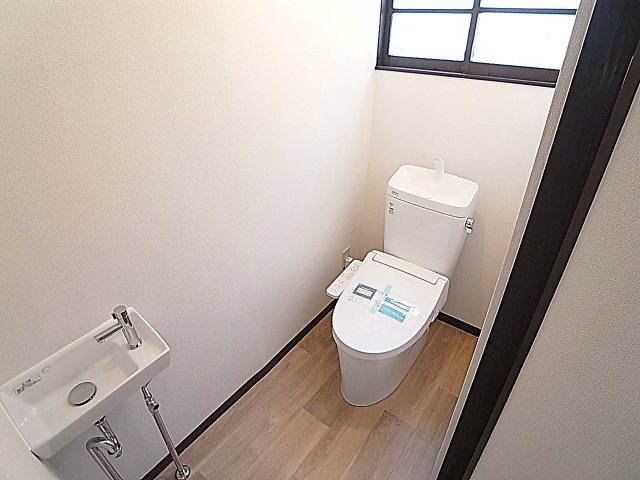 苅藻通4丁目連棟平屋のトイレ|温水洗浄便座付きトイレ