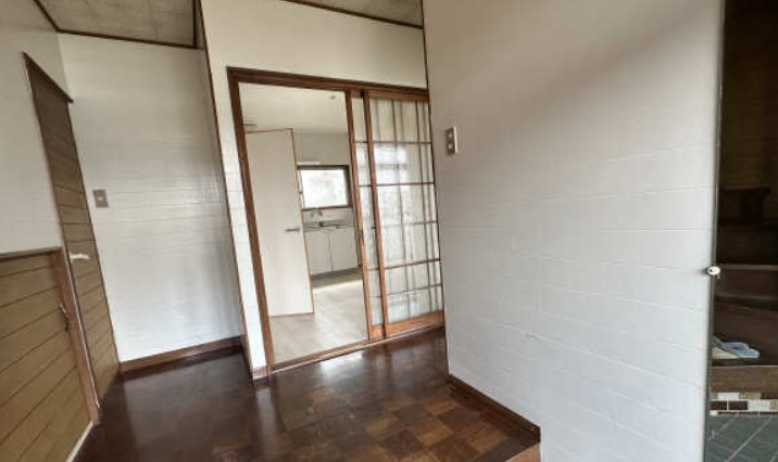 収益住宅　鏡島中1丁目の玄関