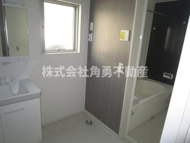 海老名市東柏ヶ谷4期　新築一戸建て　１号棟の内観：施工例|《施工例》ランドリースペース