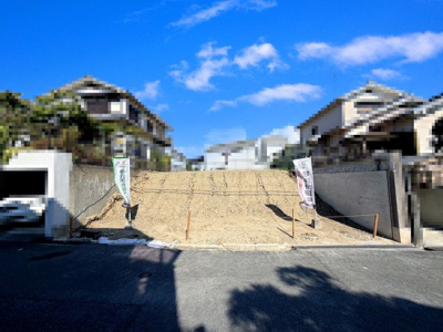 【前面道路含む現地写真】 | パークタウン弥生が丘町　建築条件無し売土地♪ | 【現地写真】
土地60坪以上♪
前面道路約6.51ｍ♪