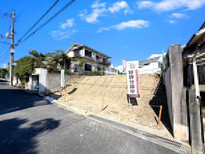 【前面道路含む現地写真】 | パークタウン弥生が丘町　建築条件無し売土地♪ | 【現地写真】
土地60坪以上♪
前面道路約6.51ｍ♪