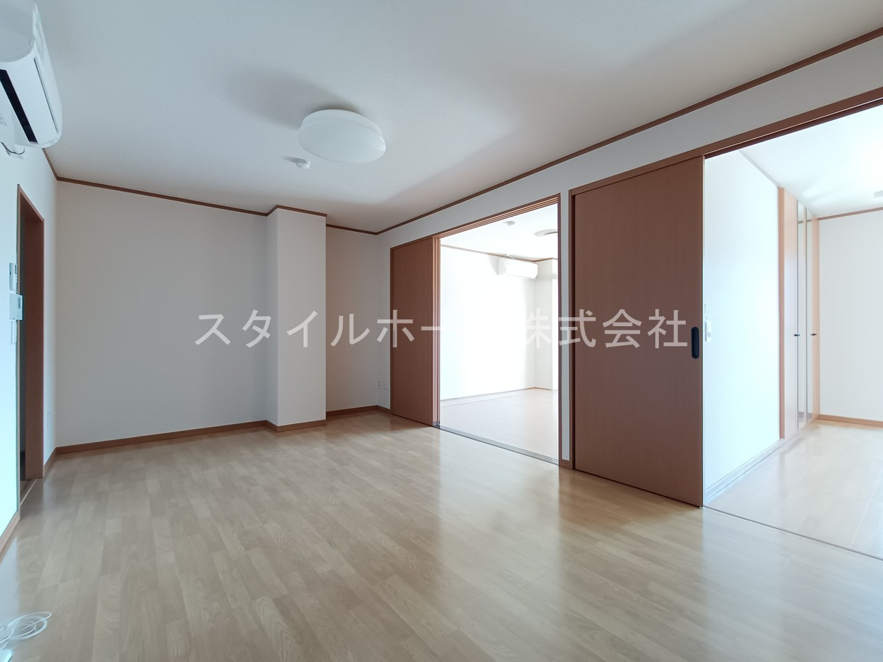 スターガーデン新栄の居間・リビング|別部屋写真です。