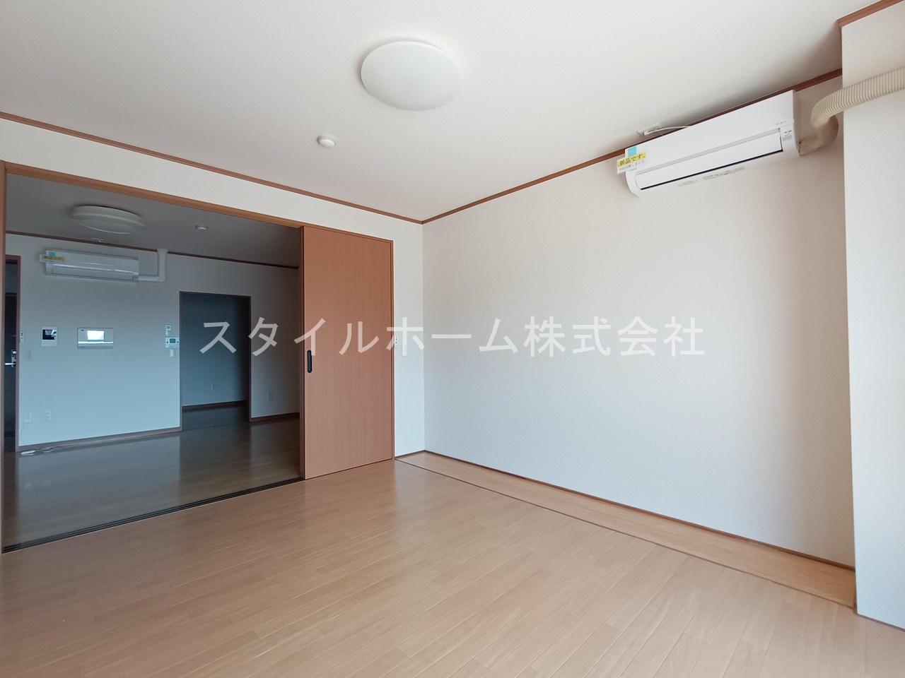 スターガーデン新栄の居間・リビング|別部屋写真です。