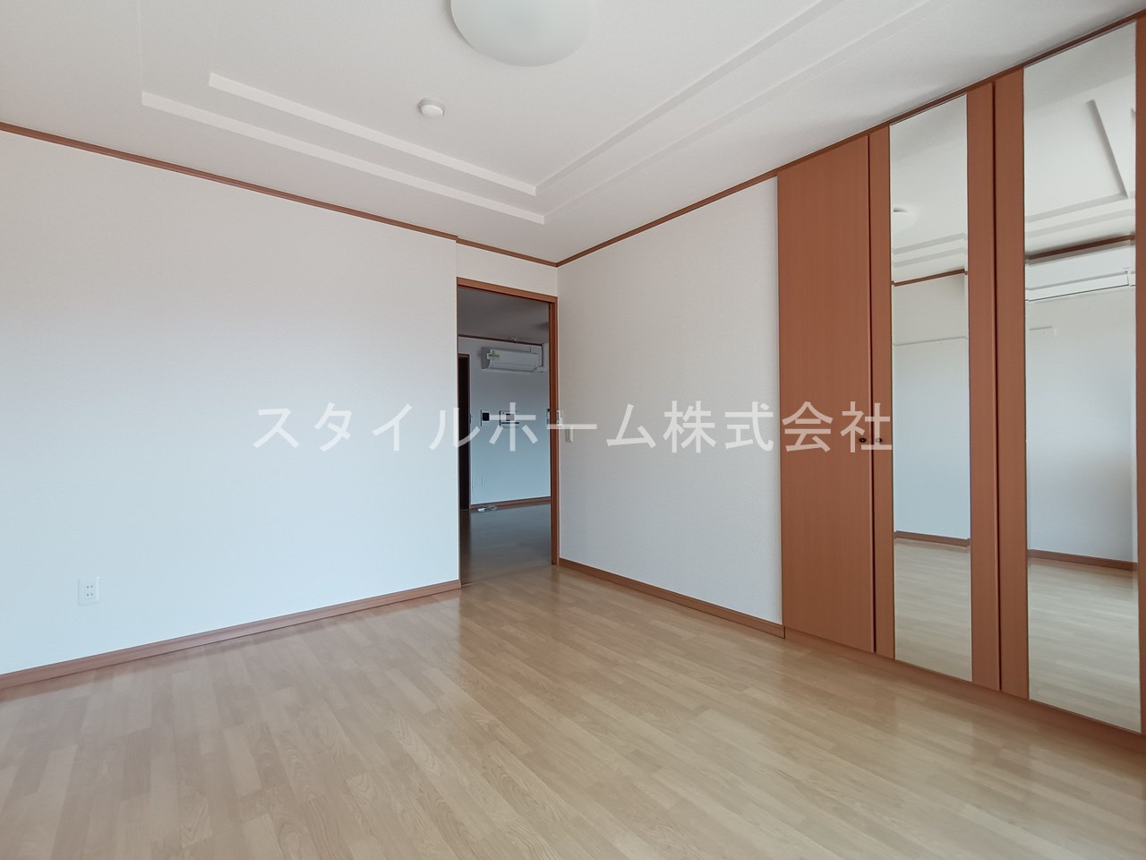 スターガーデン新栄の居間・リビング|別部屋写真です。