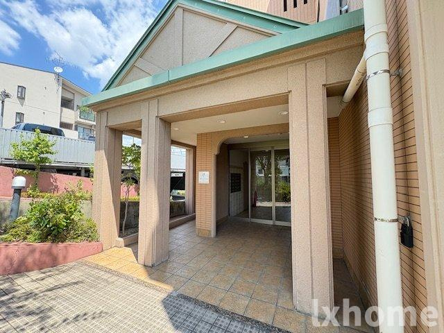 リアライズ安威のエントランス|ゆとりのあるエントランスです