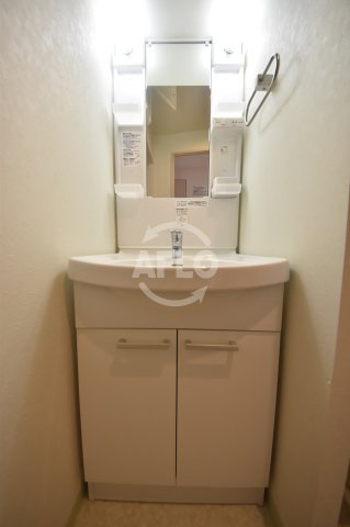 ロイヤルコート立売堀の独立洗面台|ロイヤルコート立売堀　独立洗面化粧台