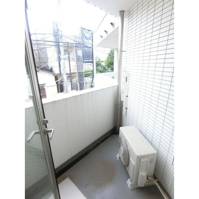 Moncle Komazawaのバルコニー